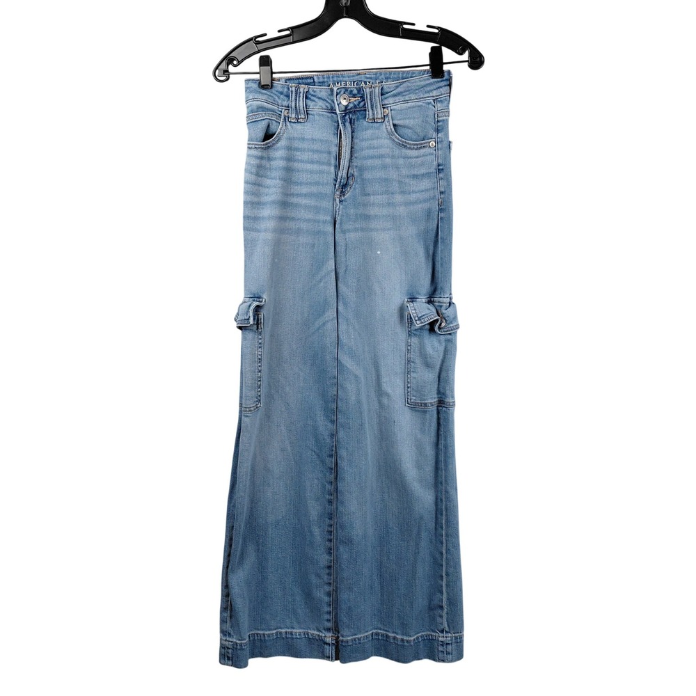 American Eagle Super High Rise Baggy Wide Leg Cargo Jeans Light Wash Size 000